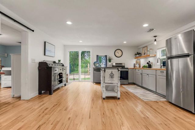 28936 Orchard Rd, Paola, KS 66071