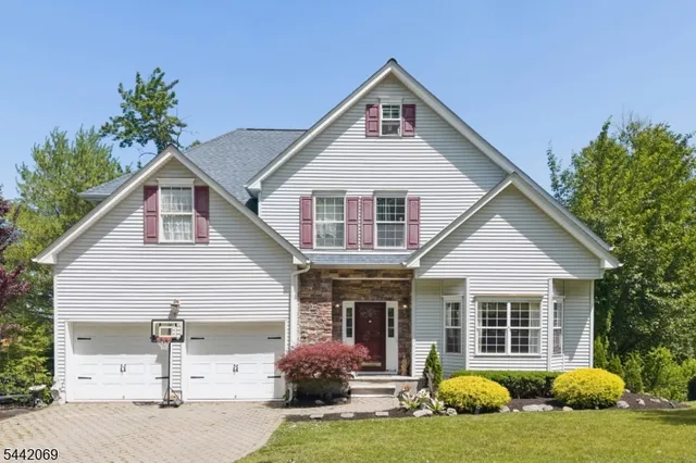 16 Bowers Dr, Hackettstown, NJ 07840