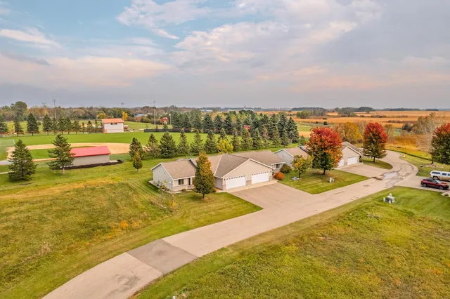 617 6th Ave W, Osakis, MN 56360