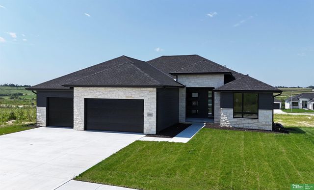 5502 N  213th St, Elkhorn, NE 68022