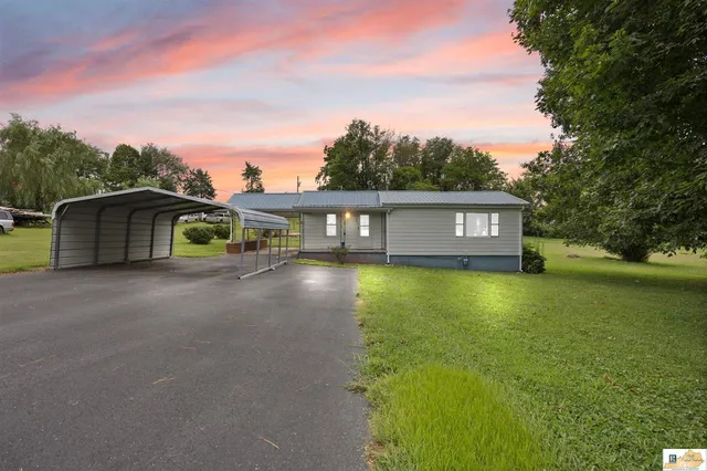 145 Jewell Dr, Horse Cave, KY 42749