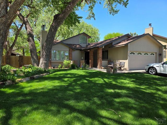 203 Woodland Dr, Lamar, CO 81052