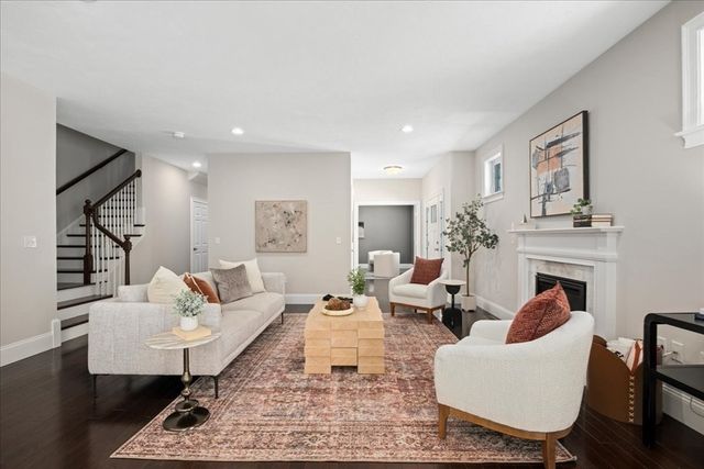 5 N  Pond Way #28, Hopkinton, MA 01748