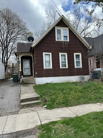 33 Van Stallen St, Rochester, NY 14621