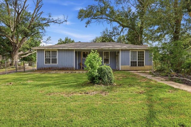 1049 Vincent, Bridge City, TX 77611