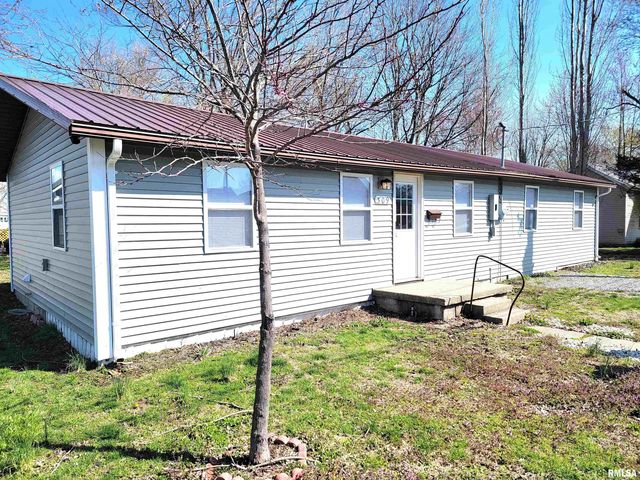 309 E  Washington St, Flora, IL 62839