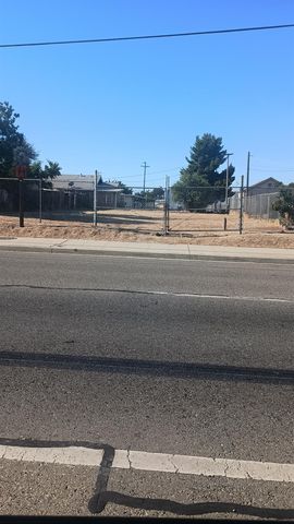 311 W  Whitesbridge Ave, Fresno, CA 93706