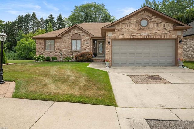 15991 Easygoer Ct, Clinton Township, MI 48035