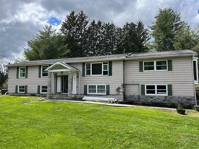 349 Overlook Rd, Pleasant Valley, NY 12569