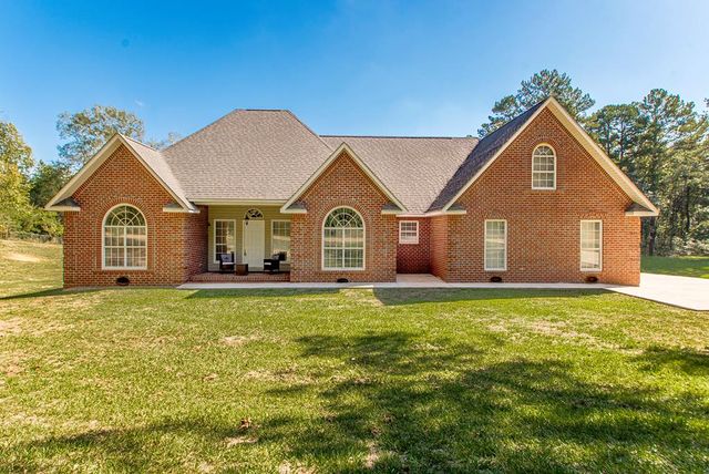 99 Magee Dr, Tylertown, MS 39667