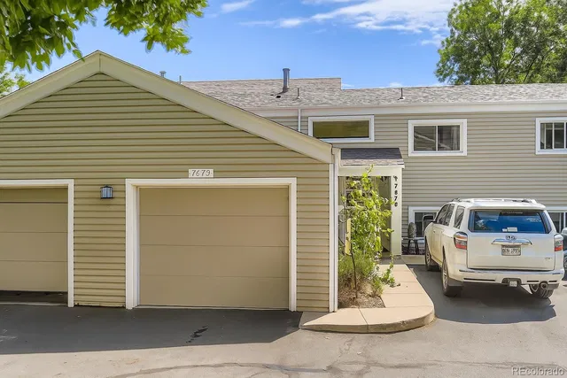 7679 S Monaco Circle, Centennial, CO 80112