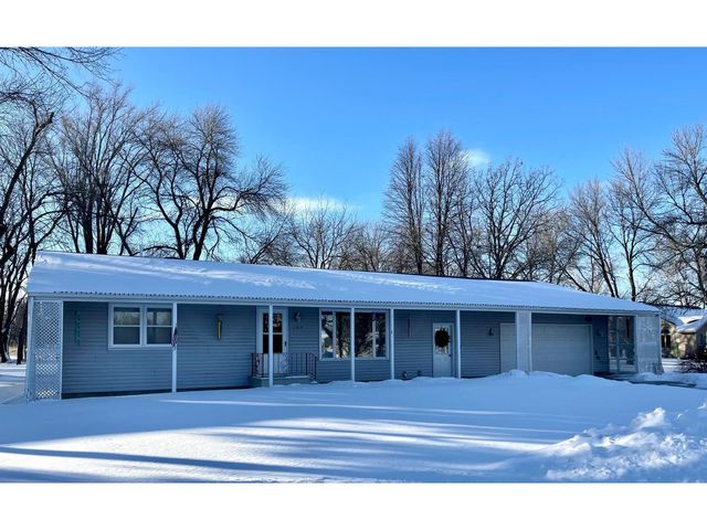 809 N  3rd St, Tracy, MN 56175