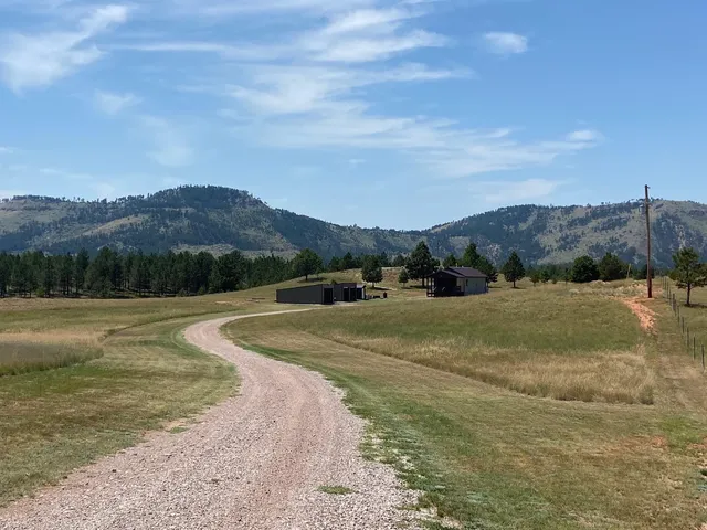 25701 Mountain Dr, Edgemont, SD 57735