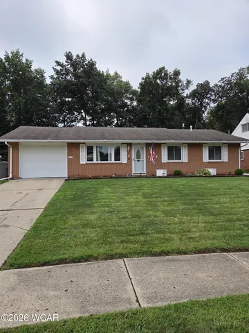 1679 Rebecca Dr, Lima, OH 45805