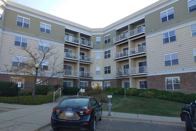 114200 Hundertmark Rd #204, Chaska, MN 55318