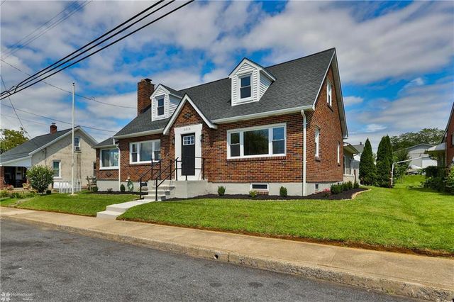 3214 S  3rd St, Whitehall, PA 18052