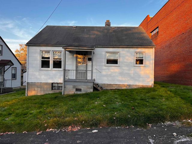 107 May St, Fairmont, WV 26554