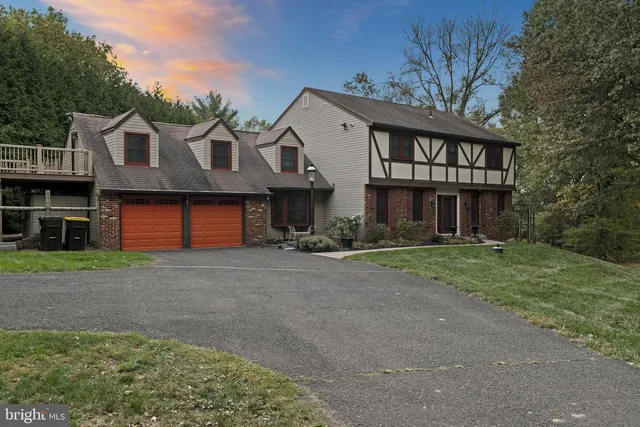 106 Saddle Dr, Furlong, PA 18925