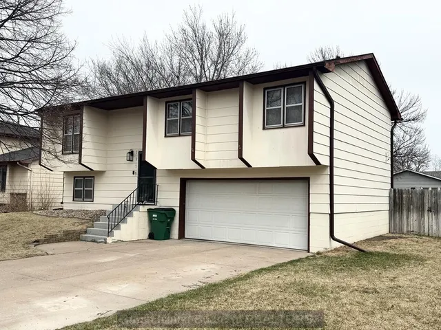 1715 Doreen St, Grand Island, NE 68803