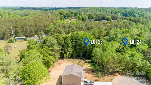 2085 Country Pl, Hickory, NC 28601