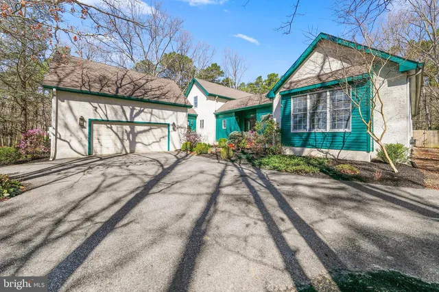 4 Ridge Ct, Medford, NJ 08055