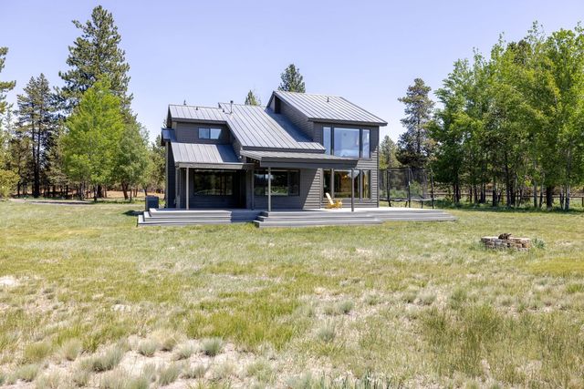 55563 Huntington Rd, Bend, OR 97707