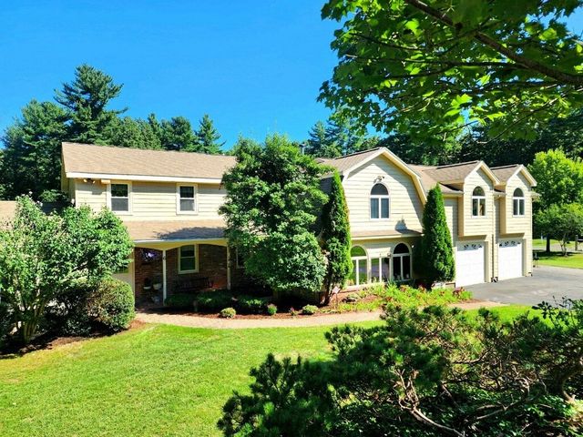 6 Yankee Woods Dr, North Reading, MA 01864