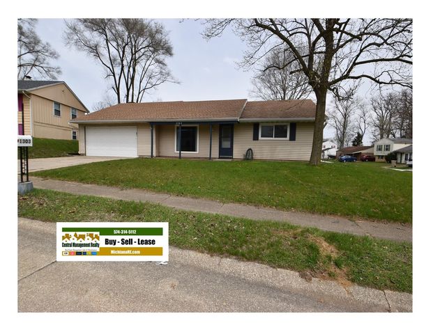1303 Viking Dr, South Bend, IN 46628