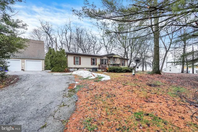 19367 Barrens Rd S, Stewartstown, PA 17363