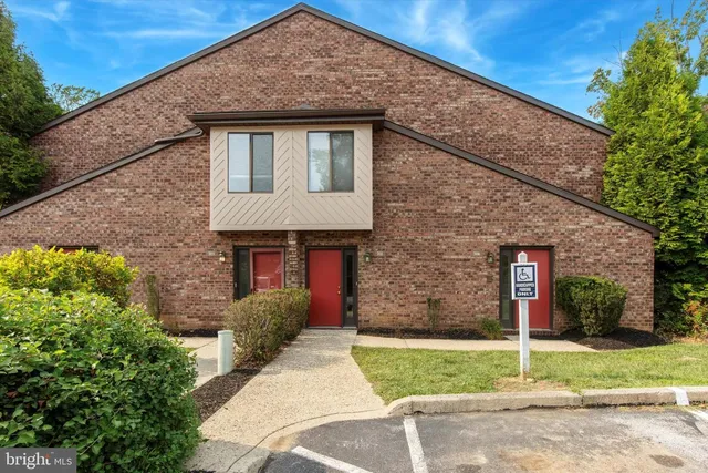 702 Mountainview Dr #702, Wayne, PA 19087