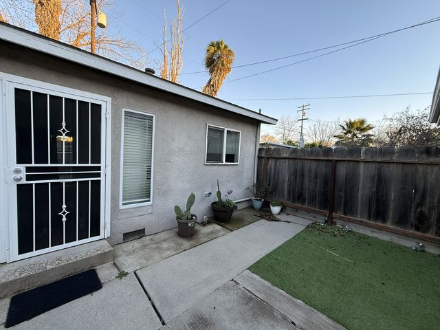 115 Fresno Ave, Modesto, CA 95351