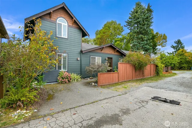 2412 W North Street, Bellingham, WA 98225
