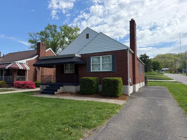 2702 Grandview Ave, Portsmouth, OH 45662