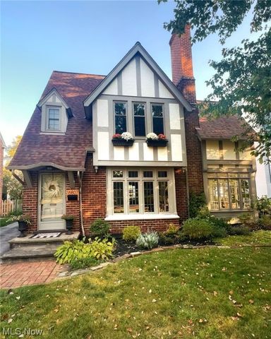 16807 Fernway Rd, Shaker Heights, OH 44120