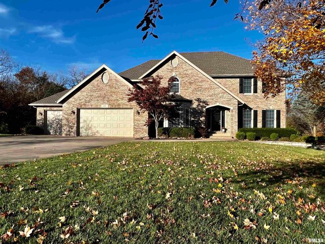 236 Hillview Dr, Macomb, IL 61455