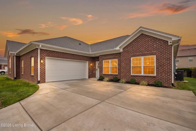 211 Bullitt Creek Dr #15, Shepherdsville, KY 40165
