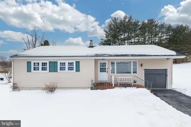 129 Old State Rd, Reading, PA 19606