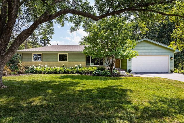 2080 Kelly Dr, Golden Valley, MN 55427