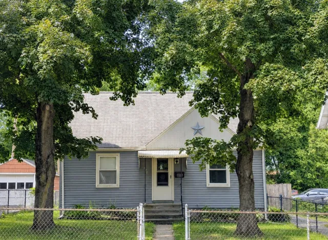 222 Oakdale Rd, Johnson City, NY 13790