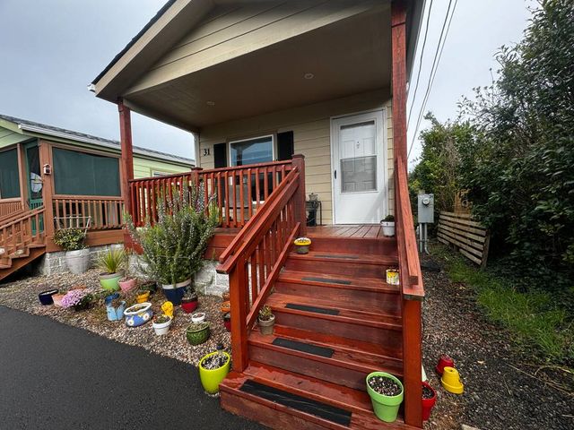392 NW 3rd St   #31, Newport, OR 97365