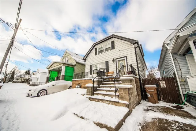 130 Reo Ave, Buffalo, NY 14211