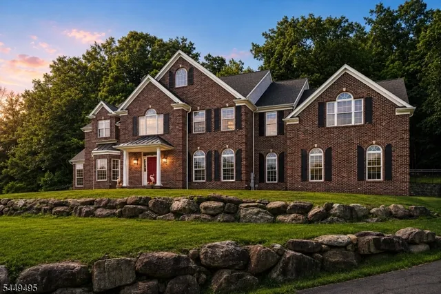 15 Ascot Ln, Sparta, NJ 07871