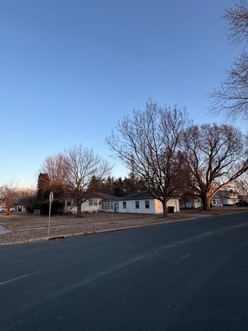 210 Shakopee Ave E, Shakopee, MN 55379