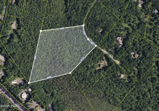 Eastwood Dr, Shohola, PA 18458