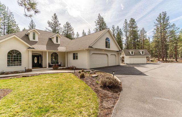 60642 Brookswood Blvd, Bend, OR 97702