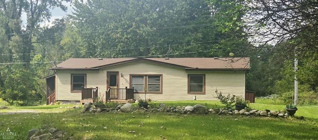 20874 Winifred Ct, Pinckney, MI 48169