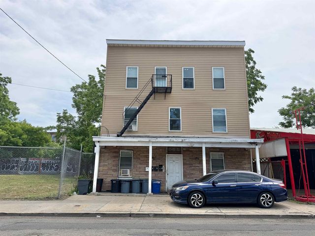 1052 Garfield Ave, Jersey City, NJ 07304
