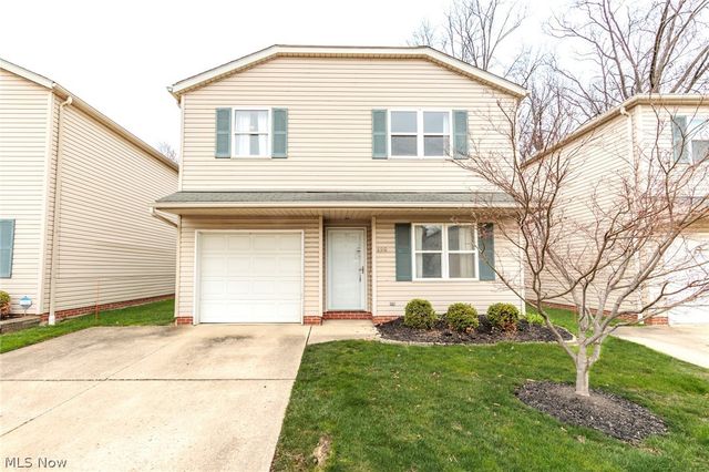 890 Brittney Ct #3, Willowick, OH 44095