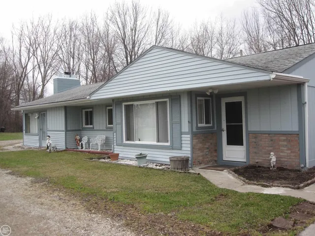 9316 Dixie Hwy, Ira, MI 48023