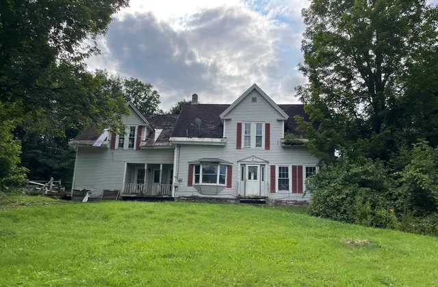 2612 Glover Street, Glover, VT 05839